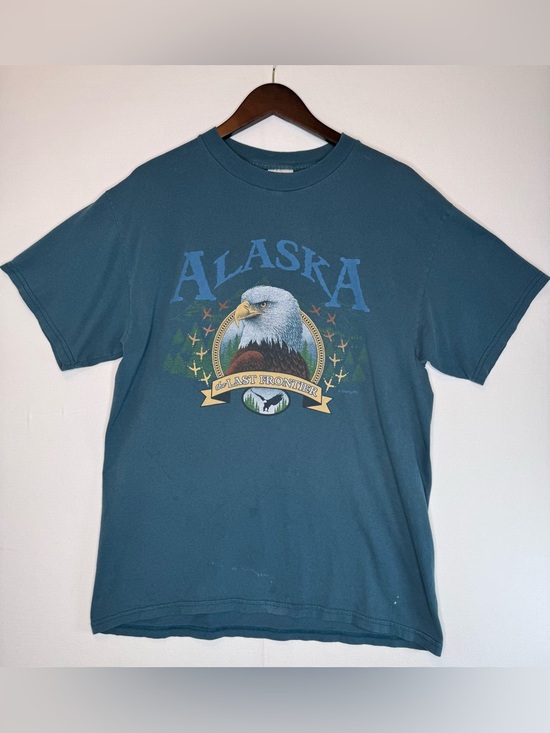 Sherry Other - Alaska VTG Graphic T-Shirt bald eagle sz Large “The Last Frontier” TRASHED green